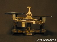 藏品(等臂天平)的圖片