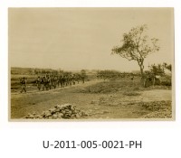 藏品(《台南高工開校十周年記念祭寫真帖》軍事演習行軍 )的圖片