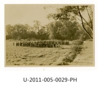 藏品(《台南高工開校十周年記念祭寫真帖》學生軍事演習前集合)的圖片