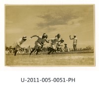 藏品(《台南高工開校十周年記念祭寫真帖》八百米継走)的圖片