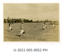 藏品(《台南高工開校十周年記念祭寫真帖》倒立競走)的圖片