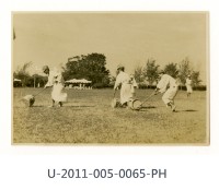 藏品(《台南高工開校十周年記念祭寫真帖》樽迴シ、球送リ)的圖片