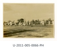 藏品(《台南高工開校十周年記念祭寫真帖》旗送リ)的圖片