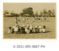 藏品(《台南高工開校十周年記念祭寫真帖》旗取リ、置換競走)的圖片