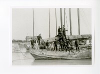 藏品(臺南高等工業學校學生船上留影)的圖片