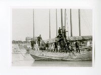 藏品(臺南高等工業學校學生船上留影)的圖片