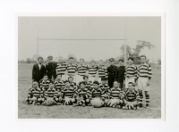 藏品(各科對抗競賽橄欖球選手合影)的圖片