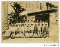 藏品(台南州立台南專修工業學校門前合照)的圖片