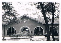藏品(成功大學土木系館前門)的圖片
