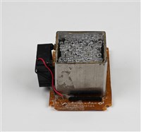 藏品(王德華設計〈光動力治療用LED照明裝置〉)的圖片