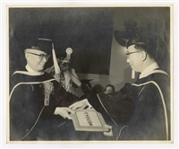 藏品(頒授博士學位證書合照      )的圖片