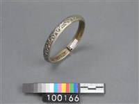 藏品(銀色手環)的圖片