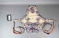 藏品(白布龍紋肚兜)的圖片