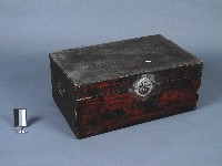藏品(木製衣箱)的圖片
