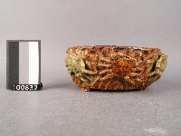 藏品(貼花毛蟹紋水仙盤)的圖片