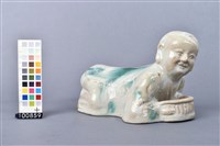 藏品(綠釉人物枕頭)的圖片