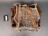 藏品(獸皮背袋)的圖片