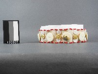 藏品(綴珠頭飾)的圖片