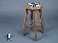 藏品(木製圓凳)的圖片