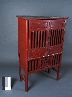 藏品(木製碗櫥)的圖片