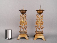 藏品(銅製蝠紋燭臺)的圖片