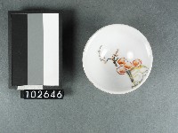 藏品(赤釉梅花紋杯子)的圖片