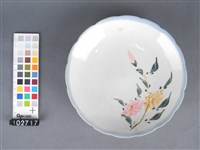 藏品(彩繪花卉紋盤)的圖片