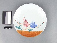 藏品(彩繪花卉紋盤)的圖片