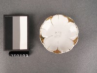 藏品(金彩花卉紋福字碟)的圖片