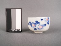 藏品(青花桃紅彩花卉紋杯)的圖片