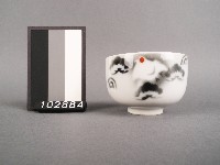 藏品(黑紅彩鶴紋杯)的圖片