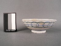 藏品(藍綠彩團圓紋碗)的圖片