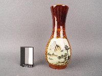 藏品(褐釉開光風景紋瓶)的圖片