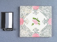 藏品(灰白雙色蓮花紋磁磚)的圖片