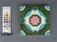 藏品(紅綠彩花卉幾何紋磁磚)的圖片