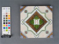 藏品(黃綠彩幾何紋磁磚)的圖片