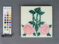 藏品(紅綠彩花卉紋磁磚)的圖片