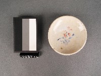 藏品(紅藍彩花卉紋碟)的圖片