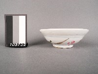 藏品(紅綠彩花卉葉紋碗)的圖片