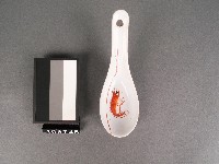 藏品(紅彩蝦紋湯匙)的圖片