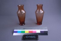 藏品(褐色雕刻花瓶（一對）)的圖片