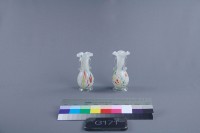 藏品(白地綴色花瓶（一對）)的圖片