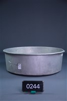 藏品(金屬澡盆)的圖片
