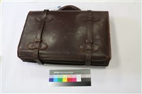 藏品(領航官任務機上使用公事皮包)的圖片