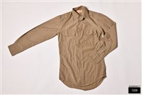 藏品(卡其長袖上衣)的圖片