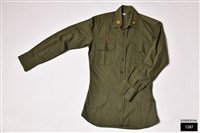 藏品(軍綠長袖襯衫)的圖片