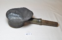 藏品(古銅圓弧水瓢狀木炭熨斗)的圖片