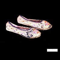 藏品(平底翹頭客家繡花鞋)的圖片