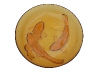 藏品(黃白色浮雕鯉魚玻璃盤)的圖片