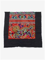 藏品(中國臺江苗族紅底土黃色刺繡繡片)的圖片